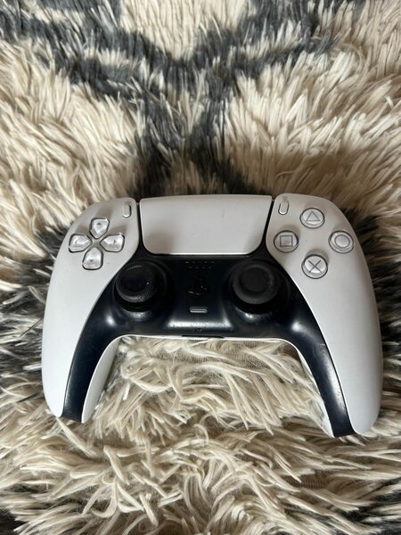 Manettes PS5 quasi neuve