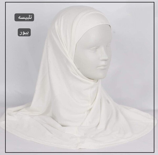 Hijab simple en soie artificielle