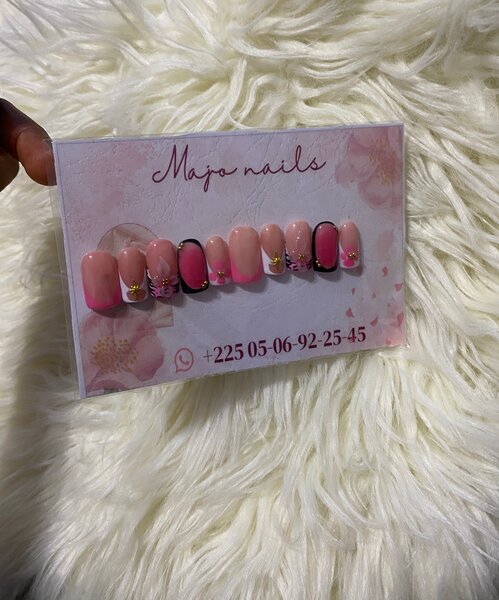 Ongles Faux Élégants Trendy