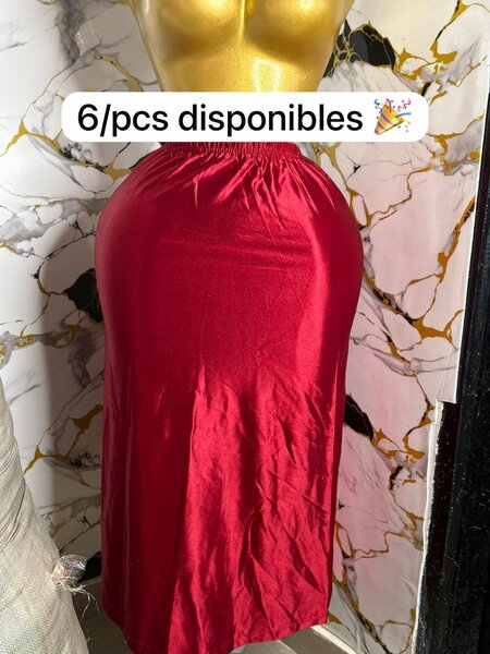 Jupe longue satinée élégante