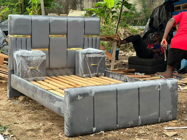 Lit rembourré contemporain