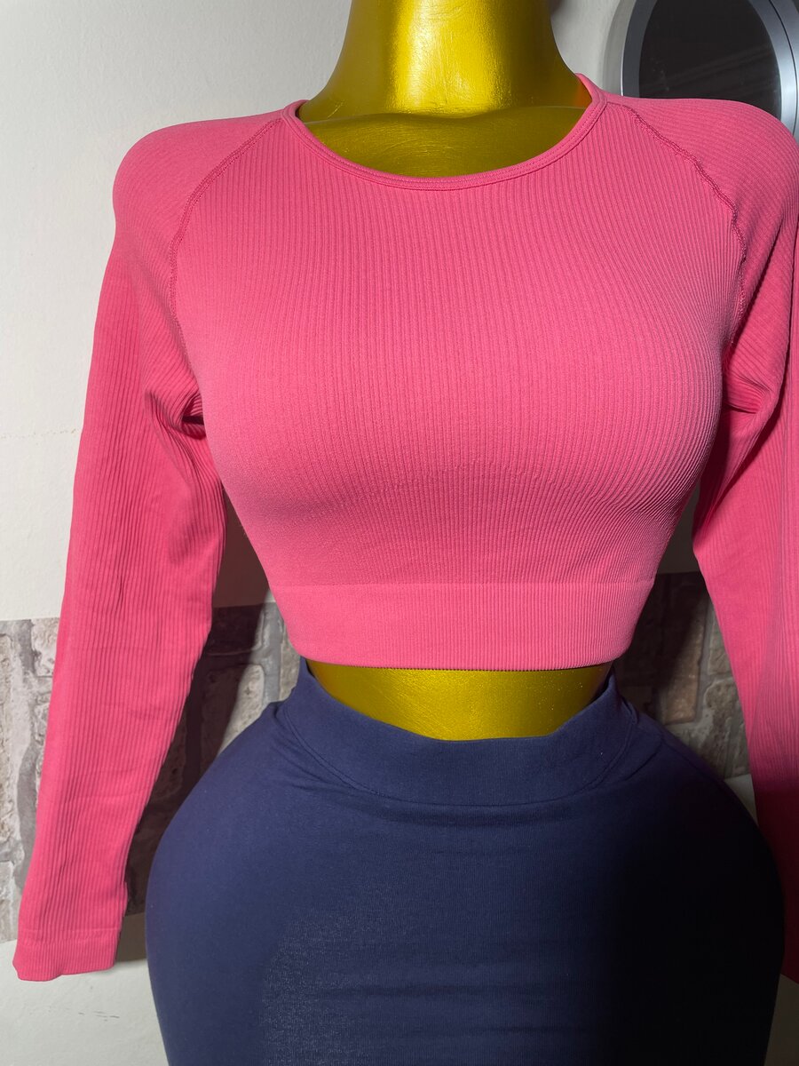 Haut court rose côtelé