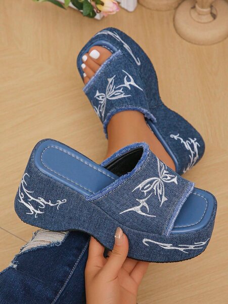 Mules compensées en denim