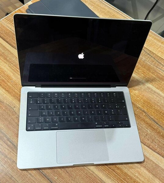 PC MacBook M3 Pro