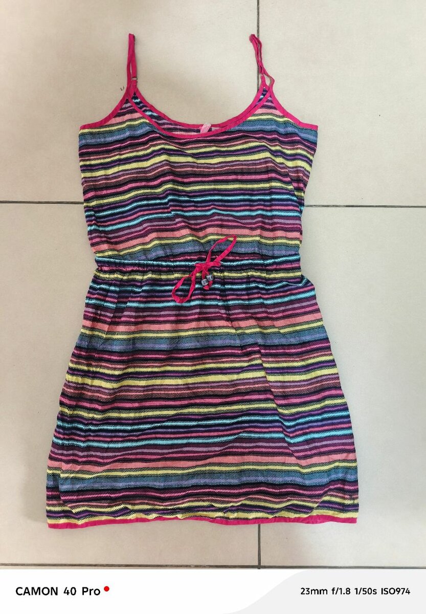 Robe d'été à rayures colorées