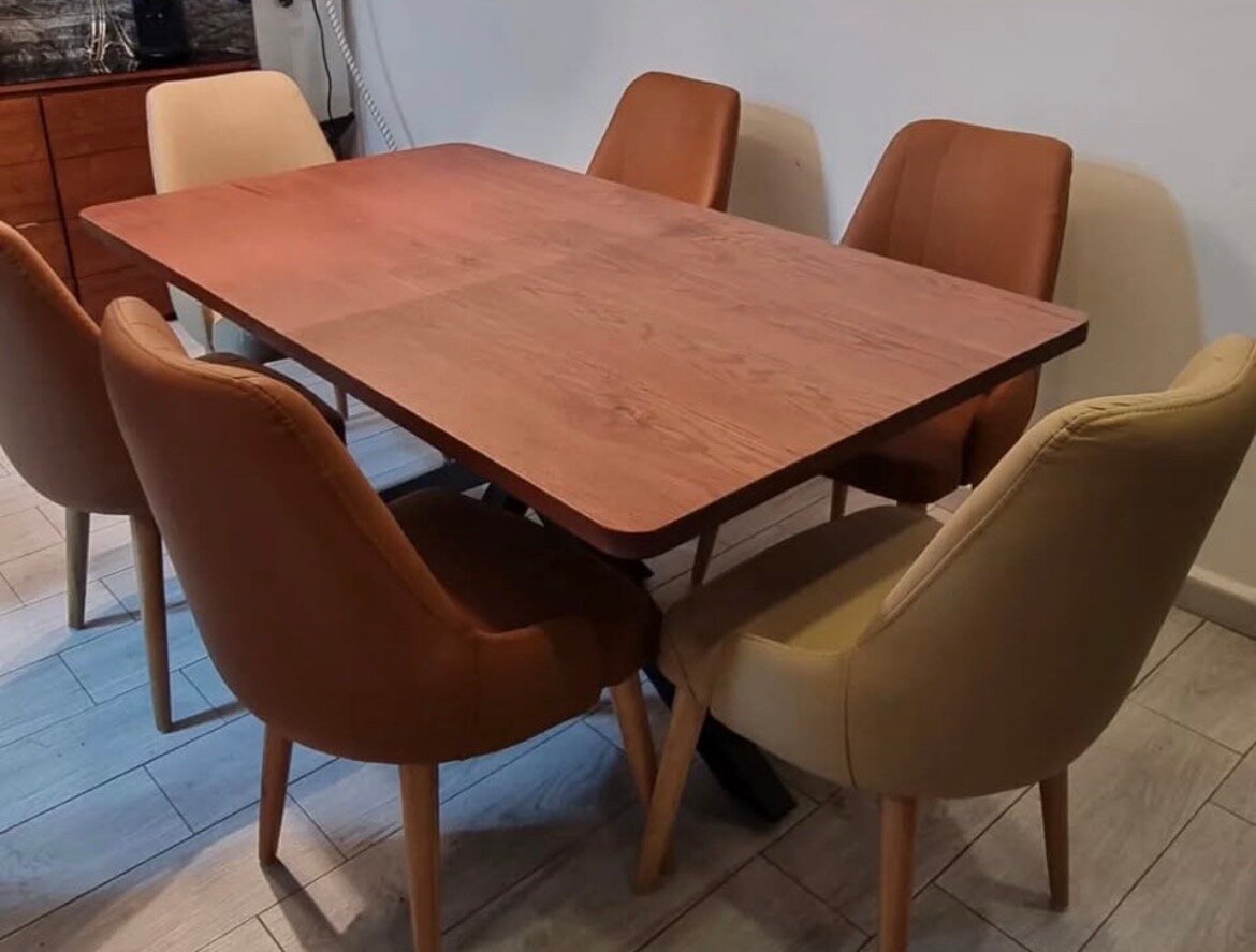 Table à manger bois moderne