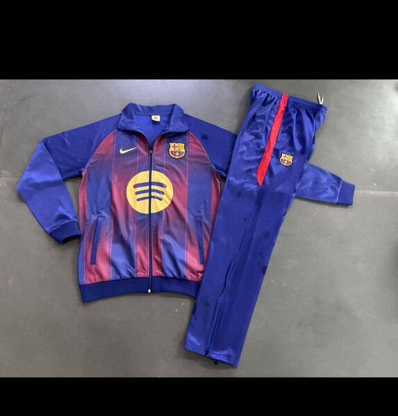 Survêtements Barça et Réal