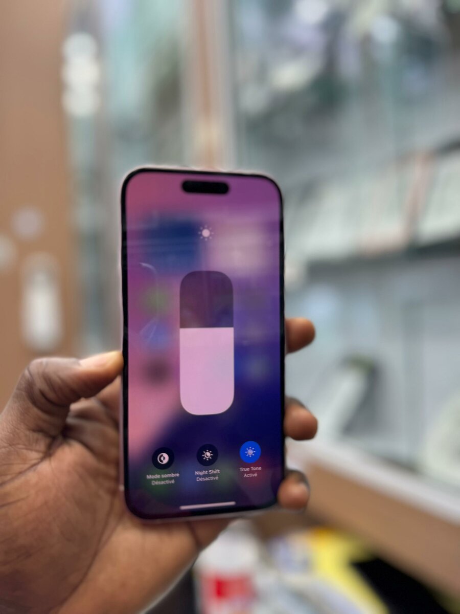 iPhone 15 simple 25Go très pro