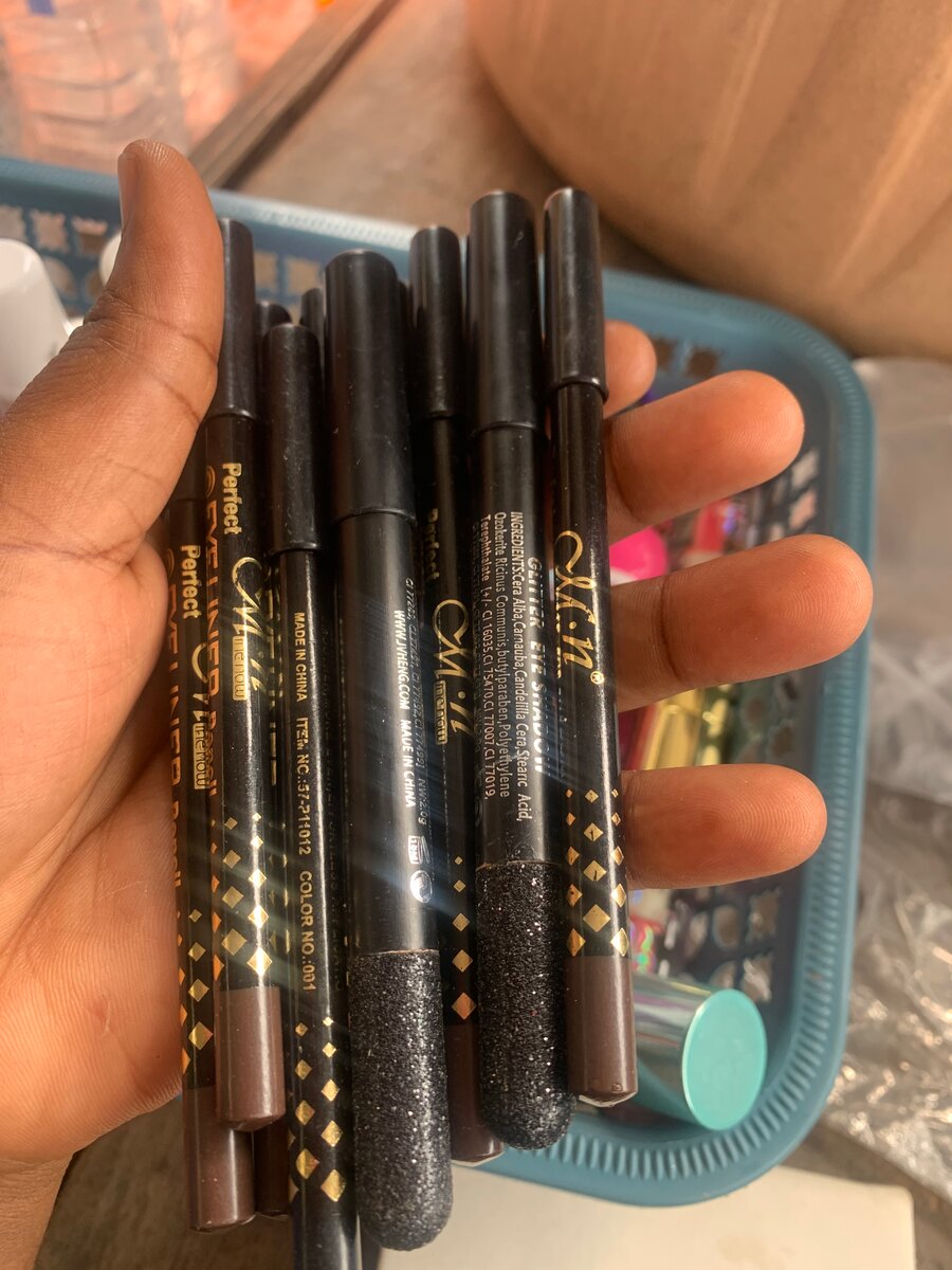 Crayon pailleté noir