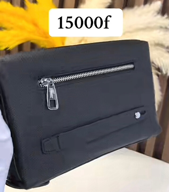 Pochette en cuir élégante