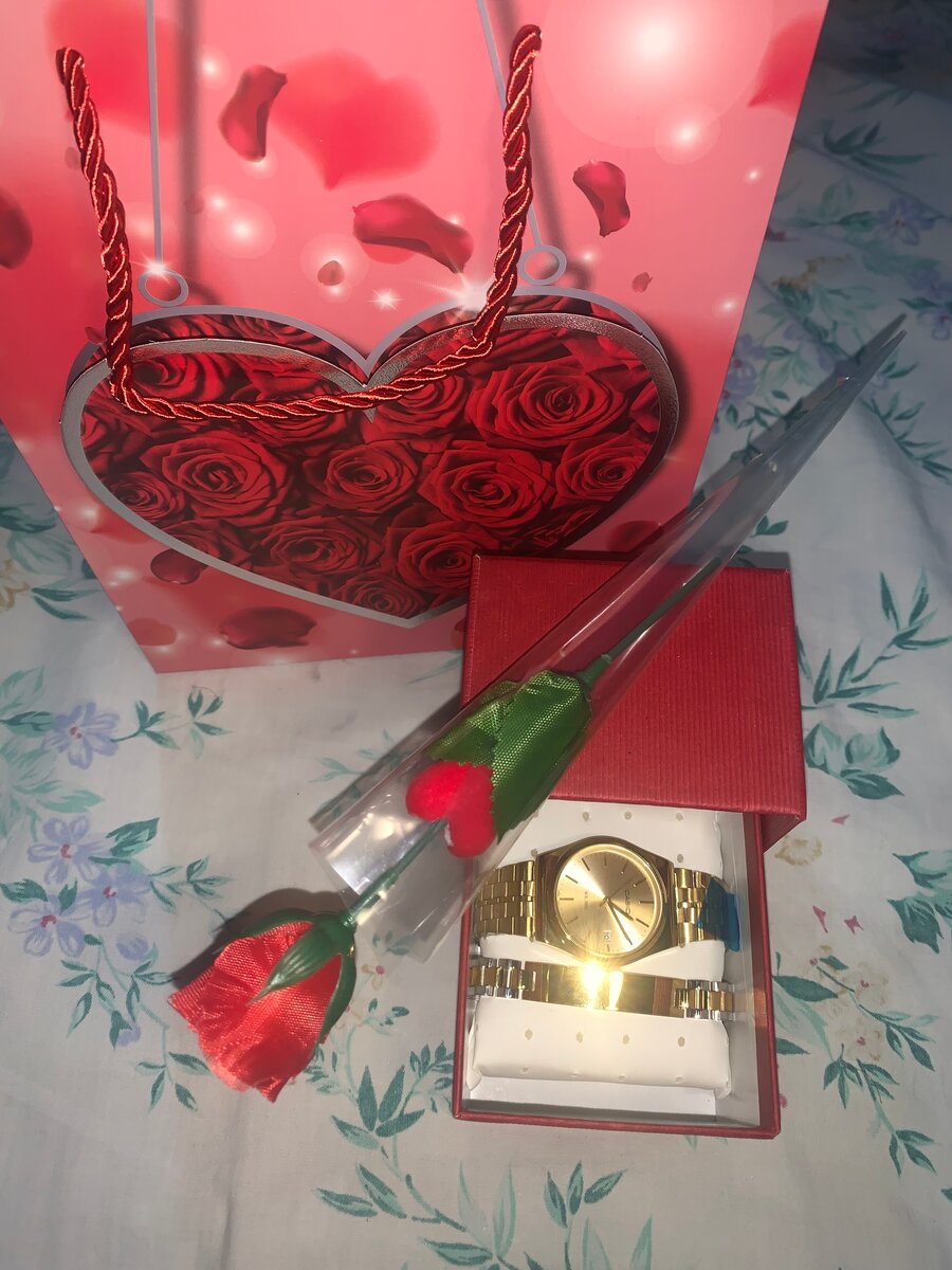 Montre Dorée Élégante