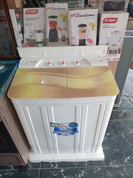 Machine à laver à double cuve