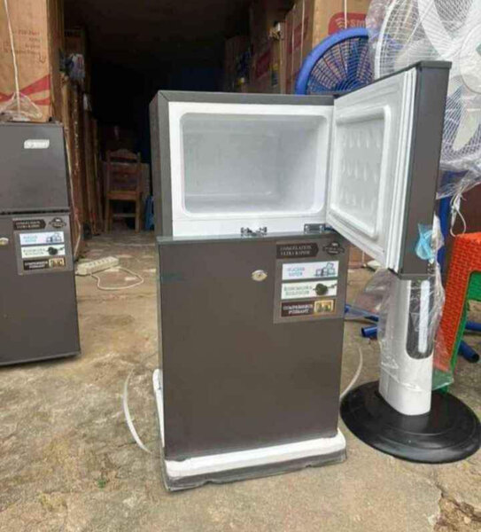 Réfrigérateur compact moderne