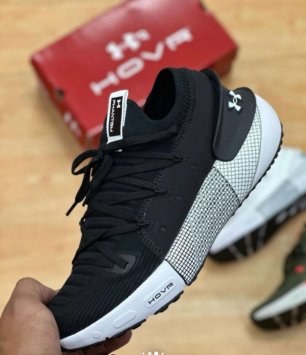 Baskets Under Armour HOVR