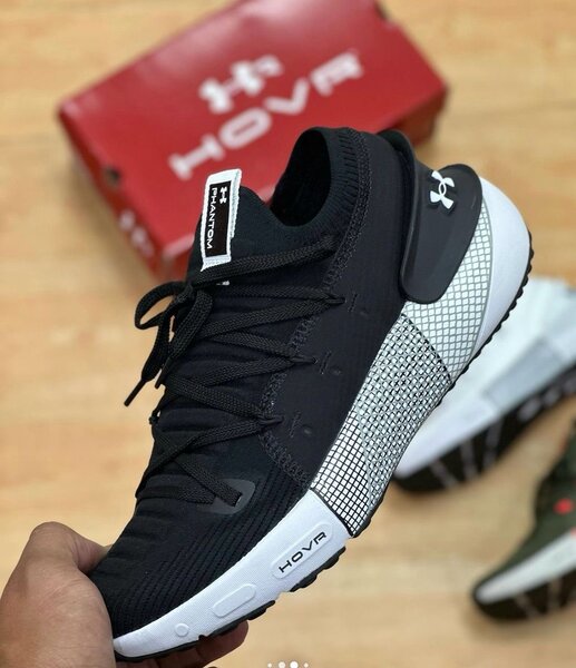 Baskets Under Armour HOVR