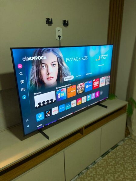 Télévision UHD 4K intelligente