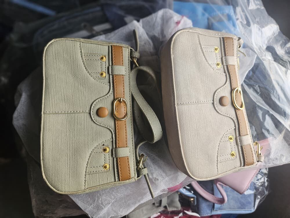 Sac bandoulière en toile élégante