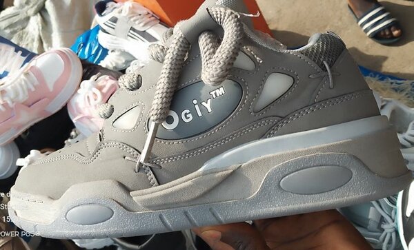 Baskets Gris Style Urbain