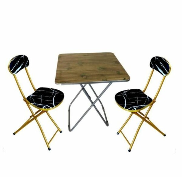 Table et chaises pliantes élégantes