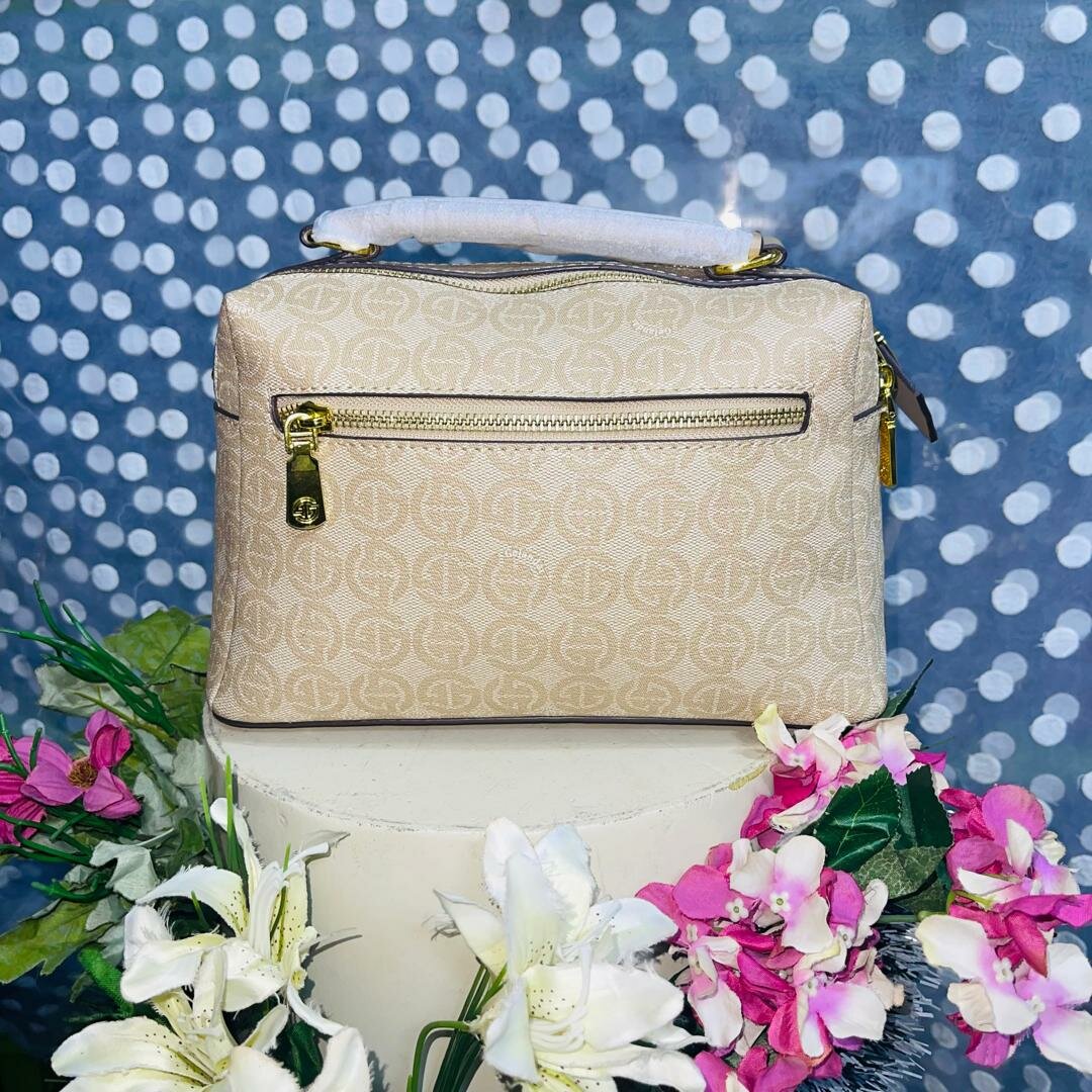 Sac à main beige élégant