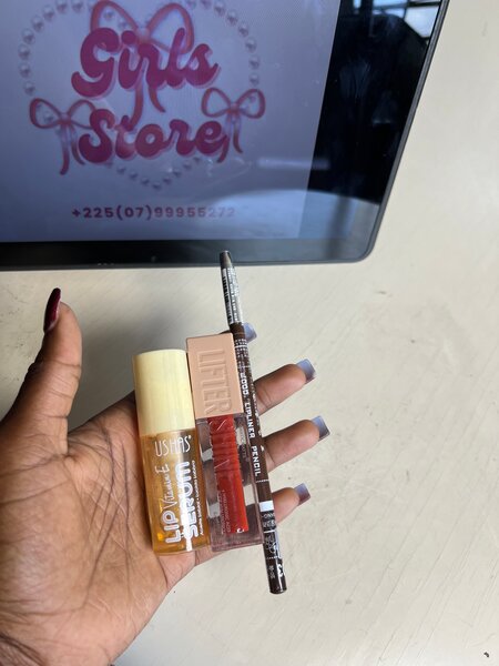 Lip liner et gloss pour les lèvres