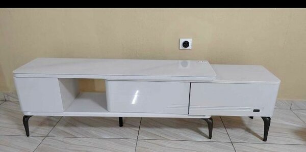 Meuble TV moderne blanc avec rangement