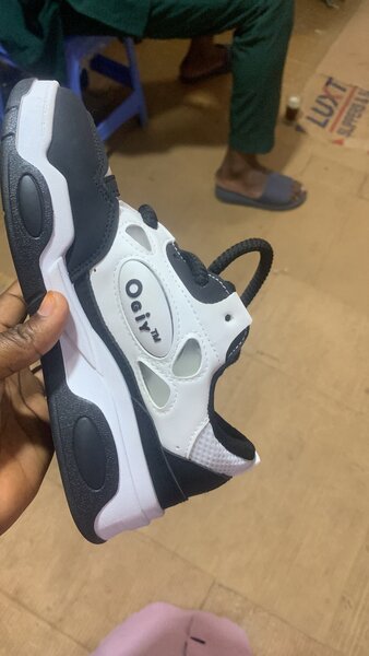 Sneakers de sport noir et blanc