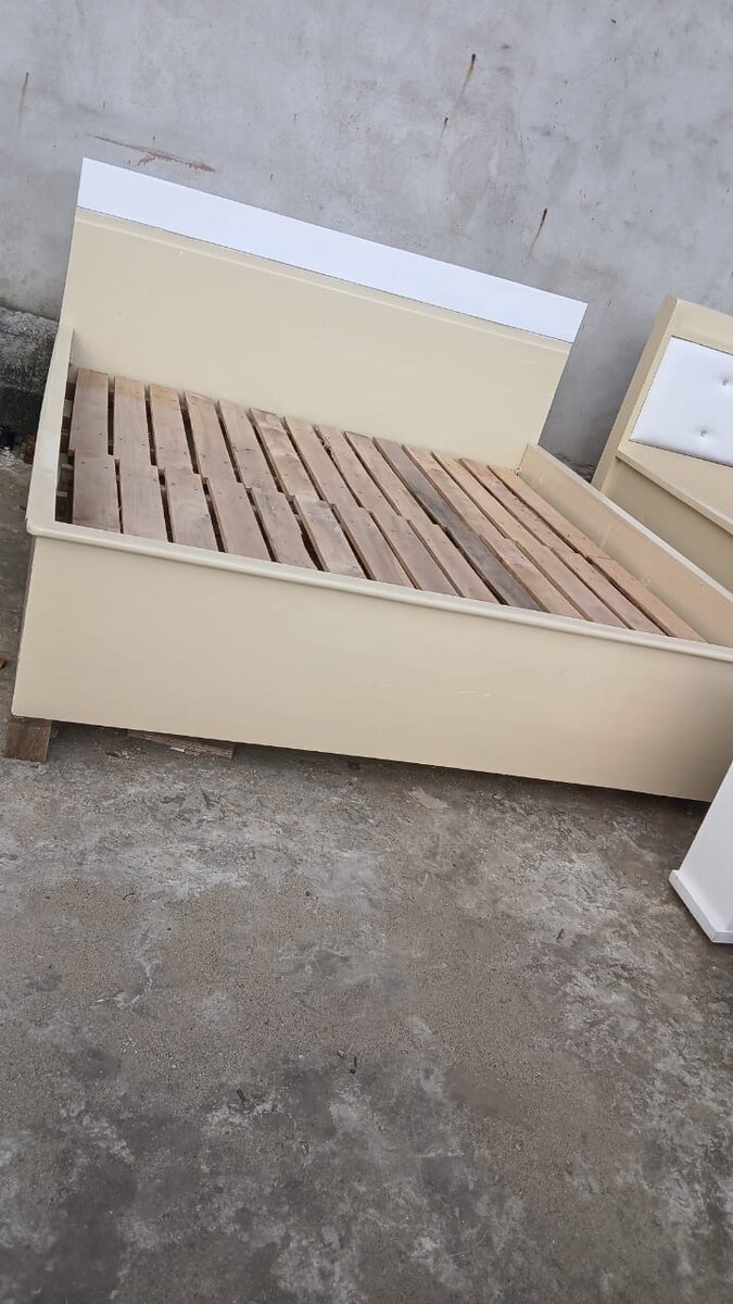 Lit double moderne bois