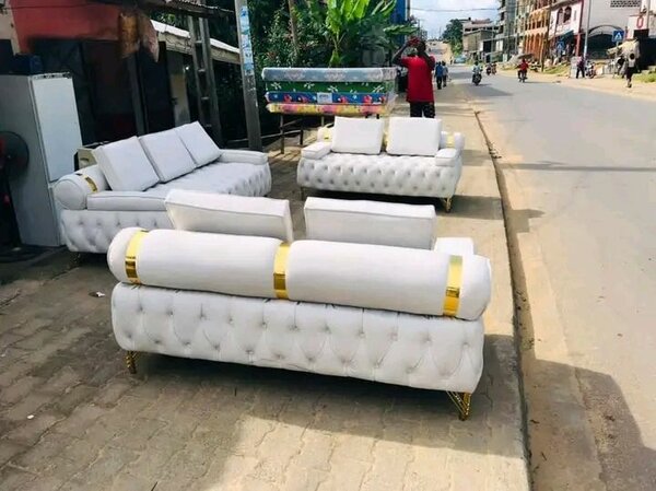 Canapé et Fauteuils Élégants