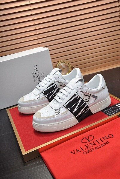 Baskets Valentino blanches
