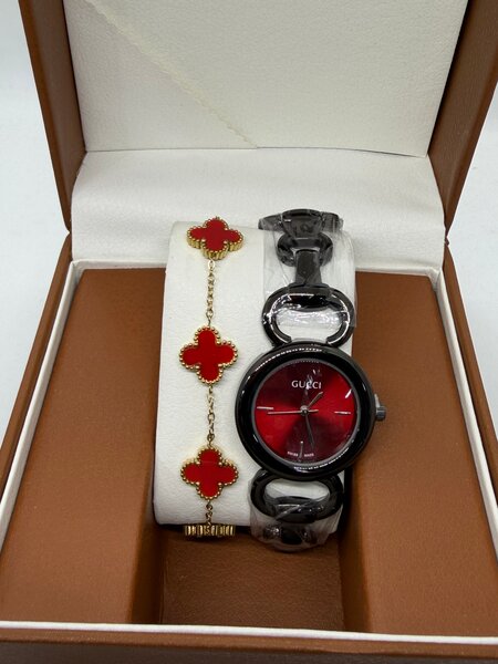 Montre GUCCI rouge et noir