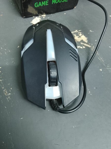 Souris de jeu filaire noire