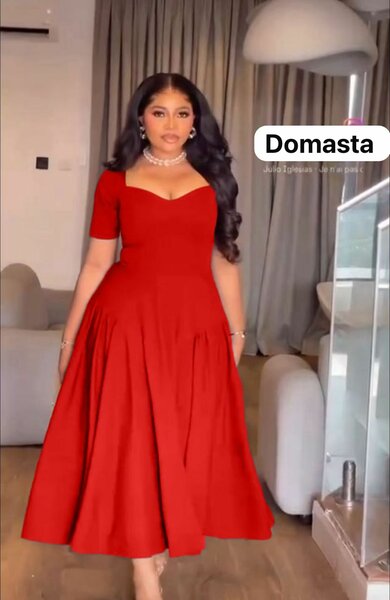 Robe rouge élégante femme