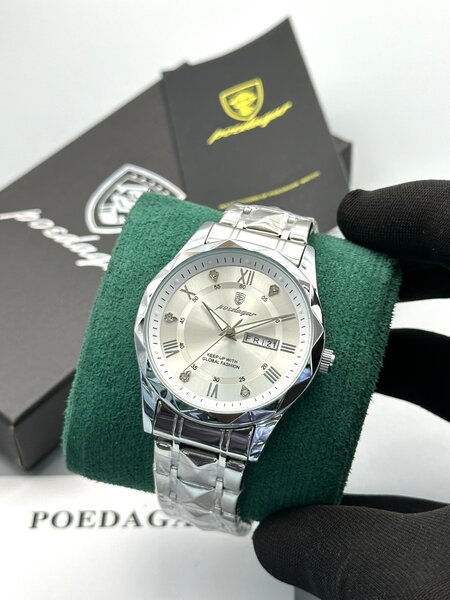 Montre en acier inoxydable élégante