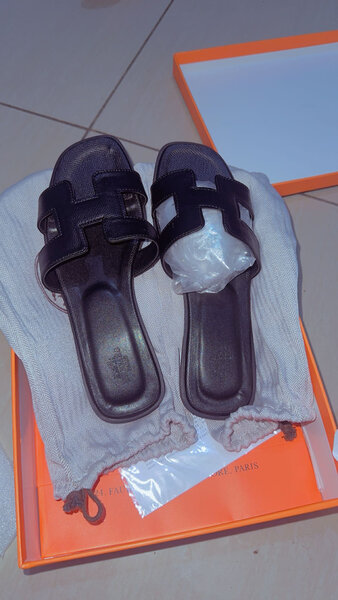 Sandales H en cuir élégant