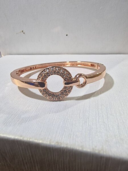 Bracelet en or rose élégant