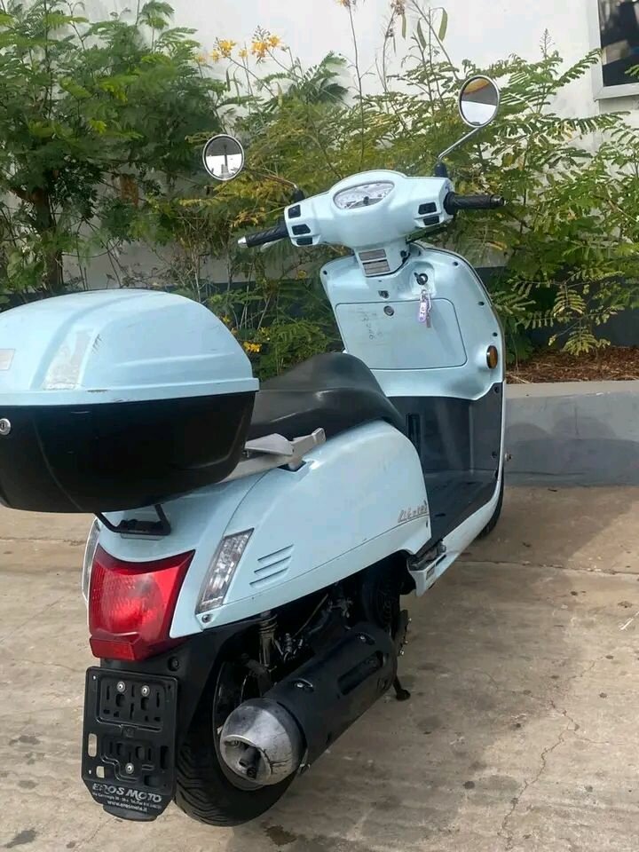 Scooter rétro élégant