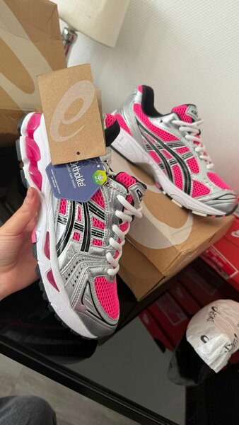Baskets de running roses Asics