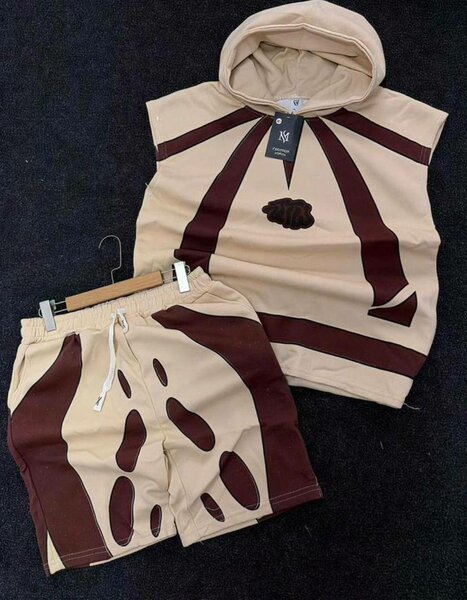 Ensemble à capuche et short