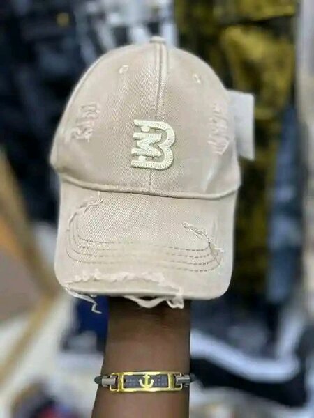 Casquette beige en denim