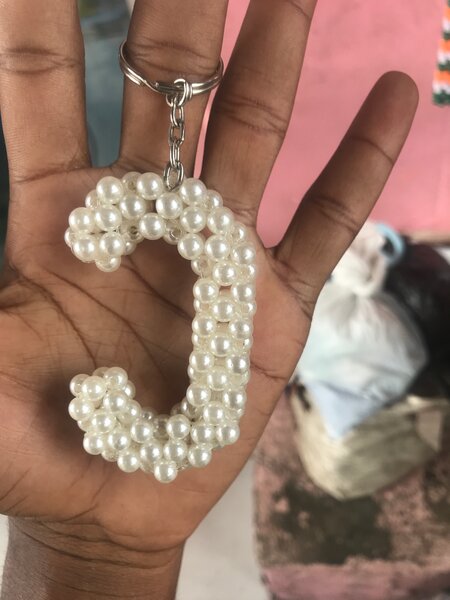 Porte-clés perles initiale