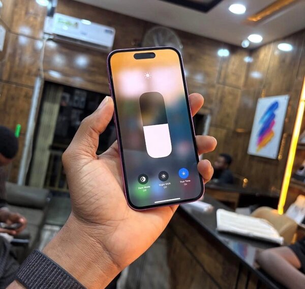 iPhone 16Pro  - Violet