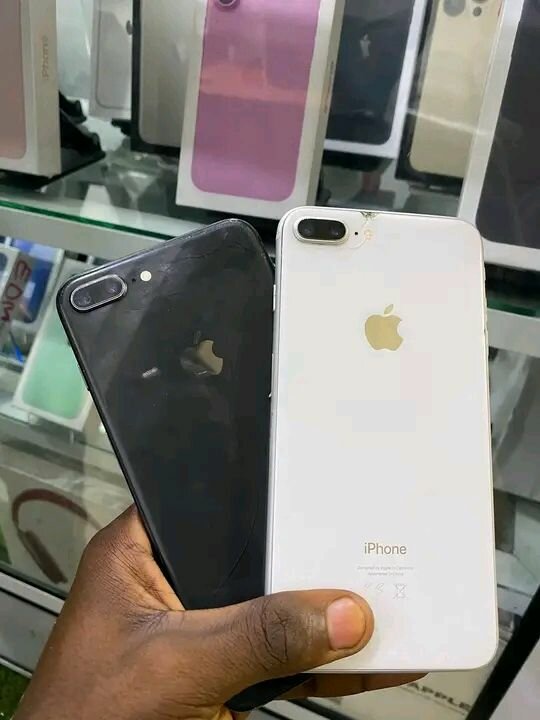 iPhone 7 Plus - Noir et Blanc