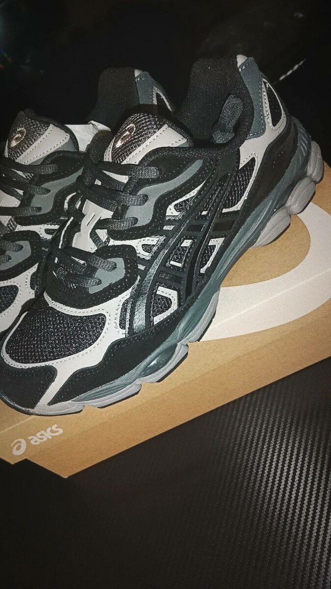 Chaussures de running ASICS noires