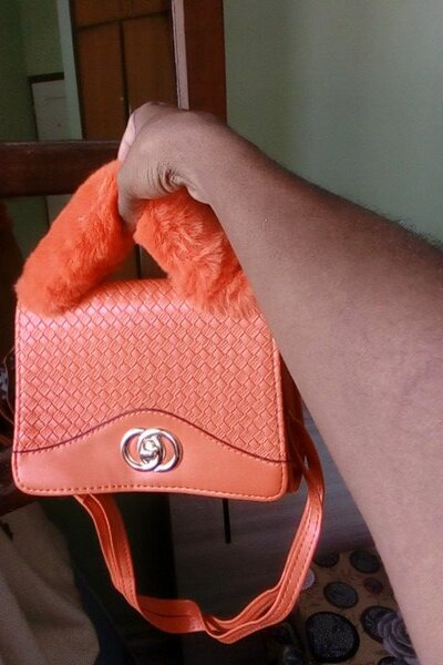 Sac en bandoulière fourrure chic