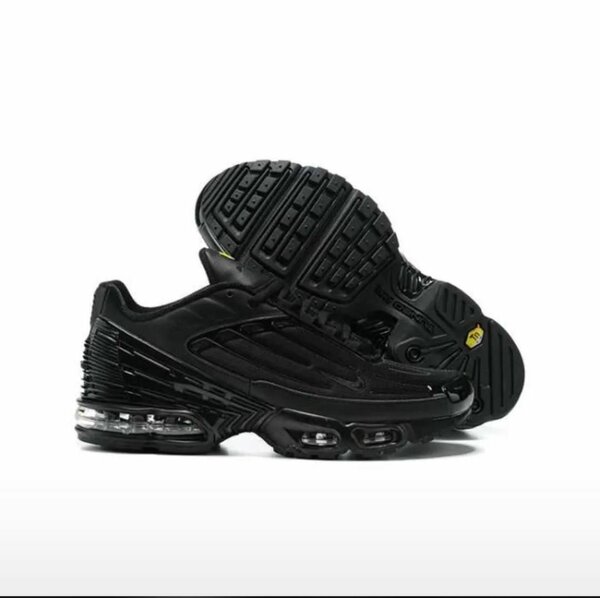 Baskets Air Max noires et blanches