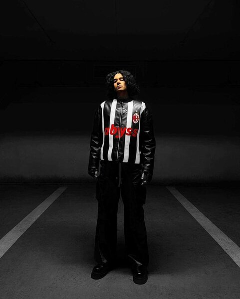 Veste en cuir rayée