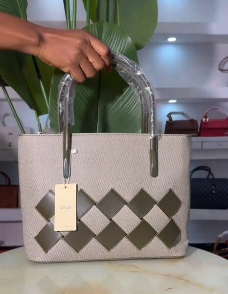 Sac à main QAZA élégant