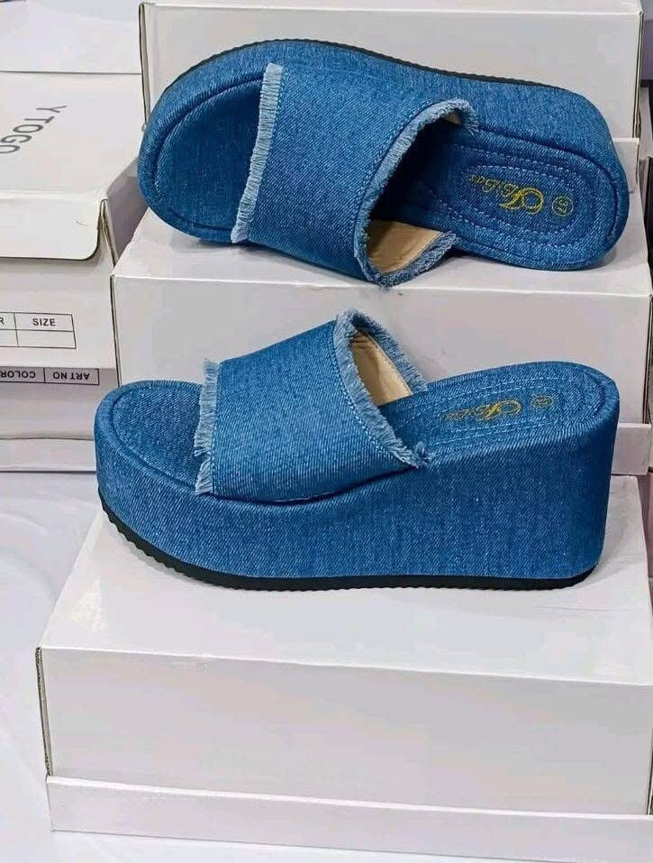 Sandales compensées en jean