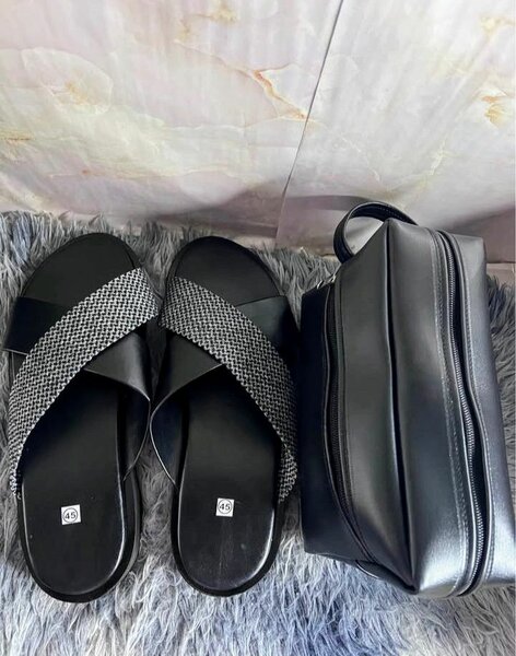 Sandales plates en cuir avec pochette